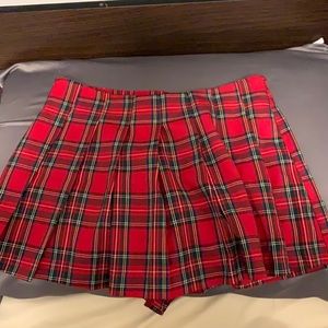 Forever 21 red and green mini skort
